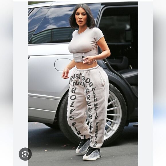 Yeezy X Adidas - Picture 3 of 11